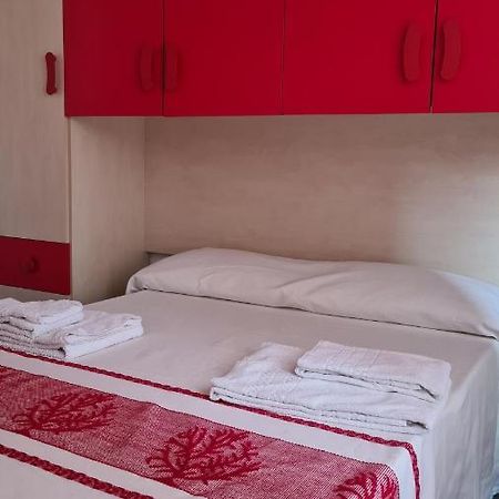 Red & Blue Rooms Olbia Esterno foto