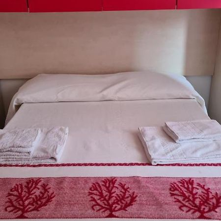 Red & Blue Rooms Olbia Esterno foto
