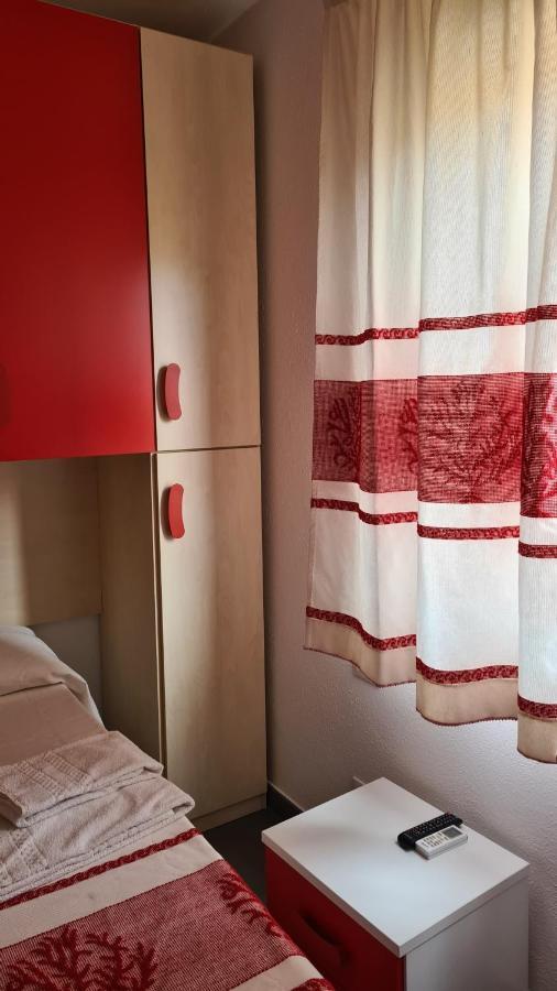 Red & Blue Rooms Olbia Esterno foto