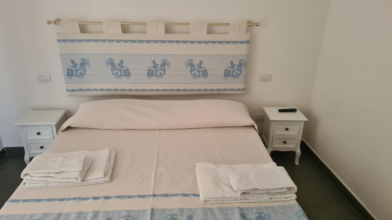 Red & Blue Rooms Olbia Esterno foto